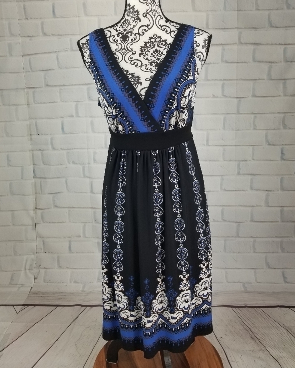 Dressbarn size 12 sleeveless stretch knit dress